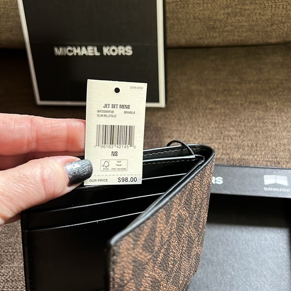 New Michael Kors Jet Set Slim Billfold - Picture 4 of 9